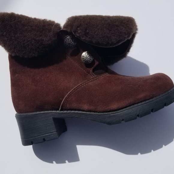 Sorel Fur lined fold over winter booties Size 5 - Picture 3 of 4